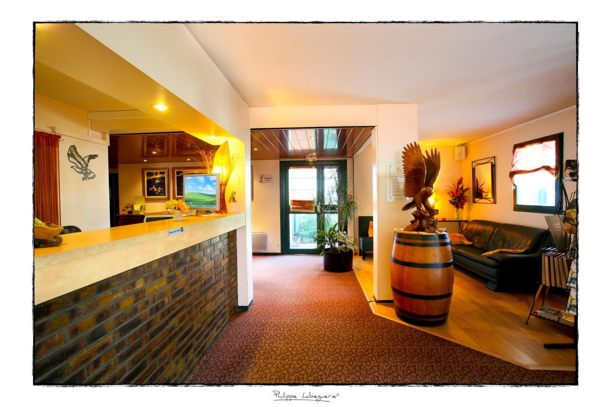 Logis Hotel Horus Restaurant Les Bruyeres Toulenne ภายนอก รูปภาพ