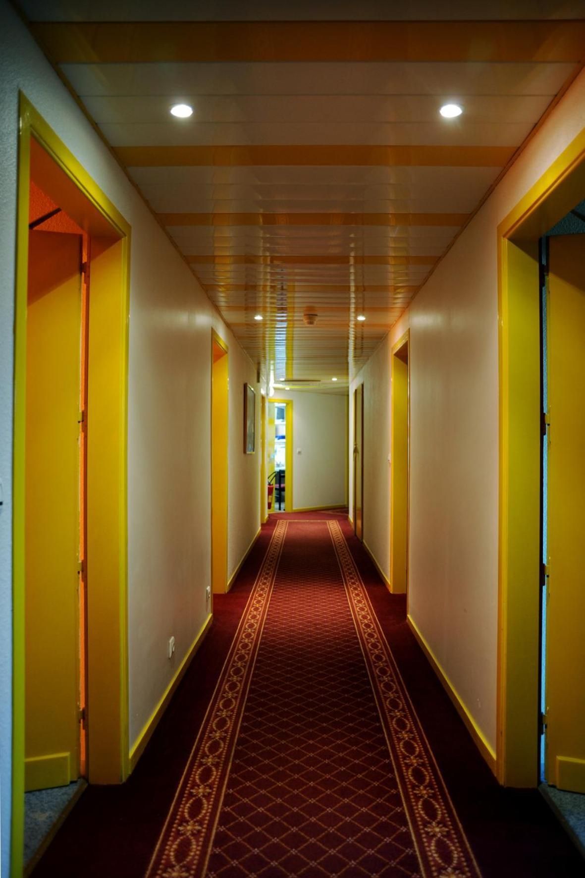 Logis Hotel Horus Restaurant Les Bruyeres Toulenne ภายนอก รูปภาพ