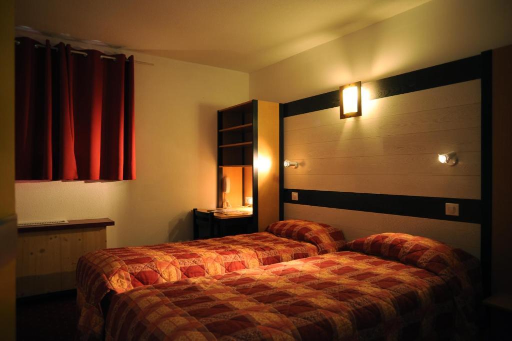 Logis Hotel Horus Restaurant Les Bruyeres Toulenne ห้อง รูปภาพ