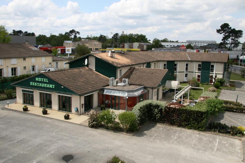 Logis Hotel Horus Restaurant Les Bruyeres Toulenne ภายนอก รูปภาพ