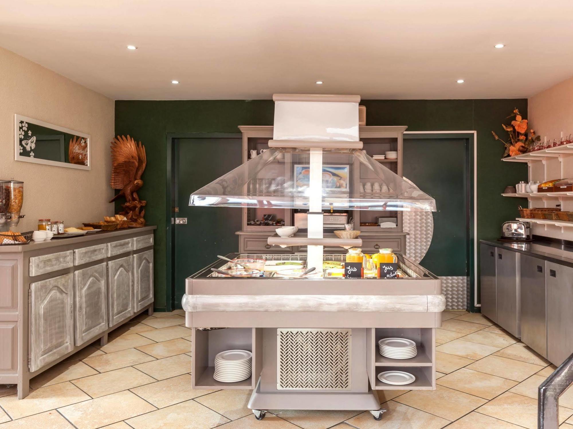 Logis Hotel Horus Restaurant Les Bruyeres Toulenne ภายนอก รูปภาพ