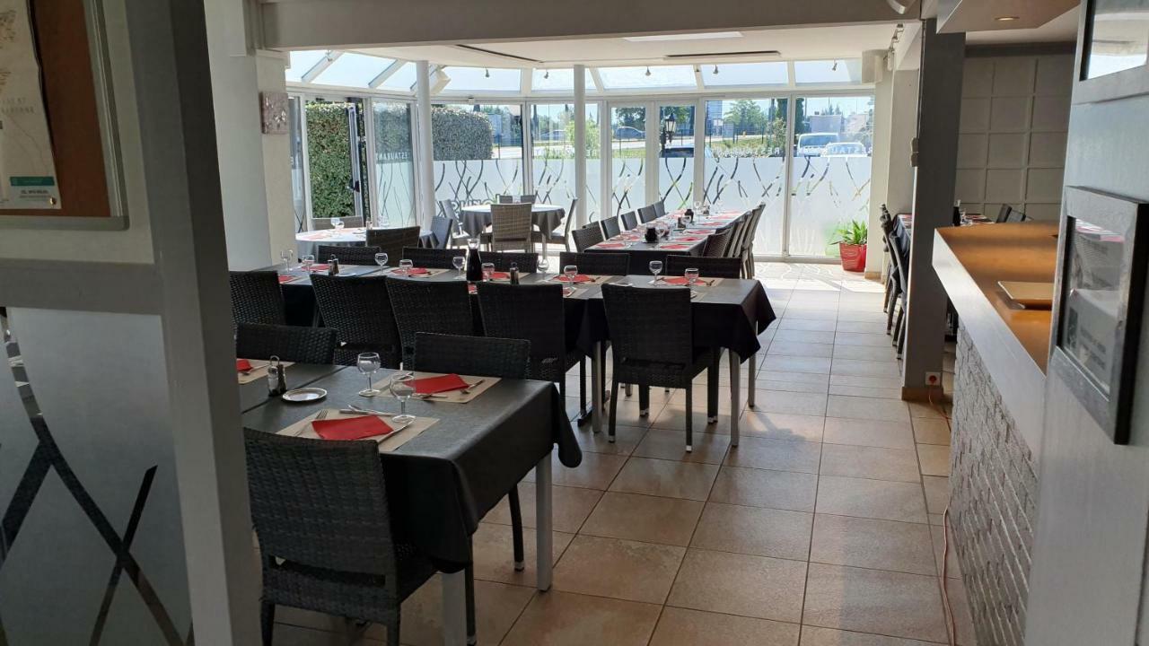 Logis Hotel Horus Restaurant Les Bruyeres Toulenne ภายนอก รูปภาพ
