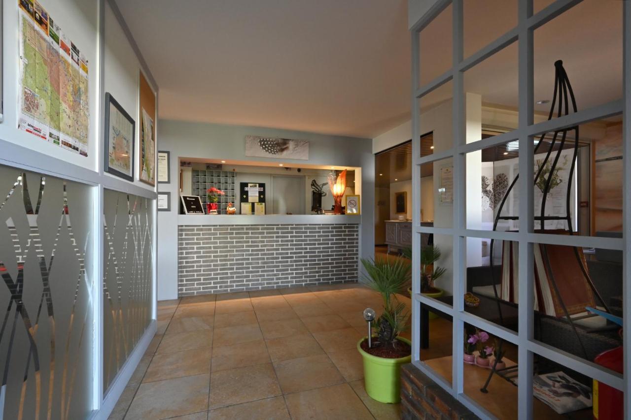 Logis Hotel Horus Restaurant Les Bruyeres Toulenne ภายนอก รูปภาพ