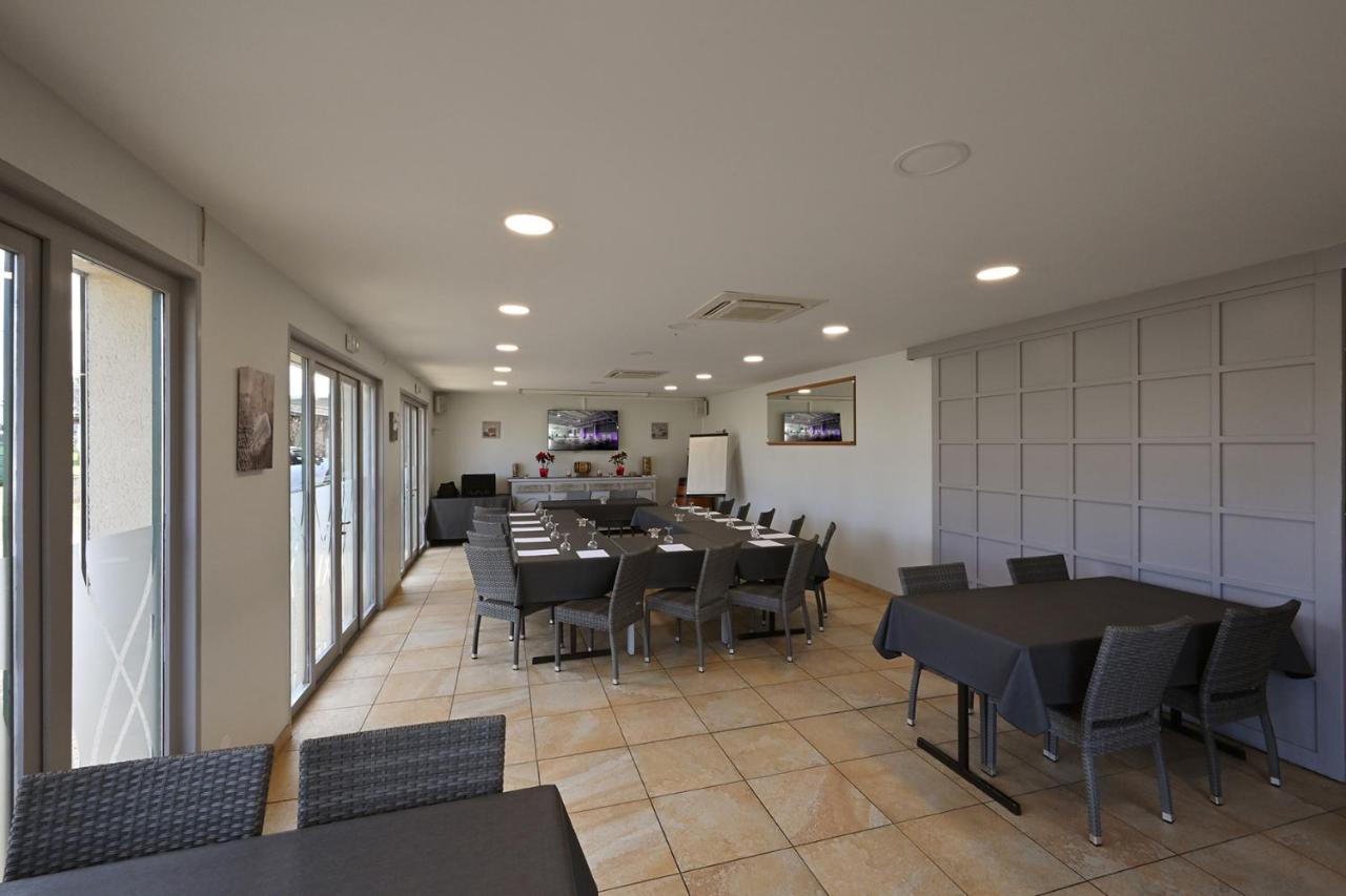 Logis Hotel Horus Restaurant Les Bruyeres Toulenne ภายนอก รูปภาพ